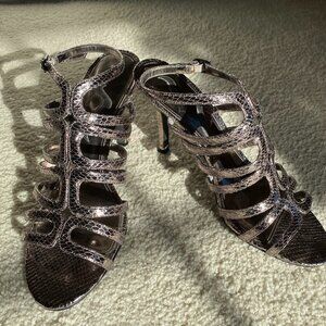 NINA Veronka silver faux snakeskin Y2K vintage high heel shoes, size 8.5